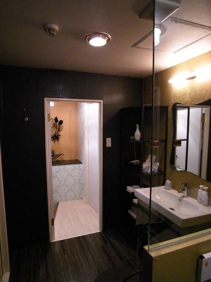 Hotel Rafaie (Adults Only) Tokyo Exterior photo
